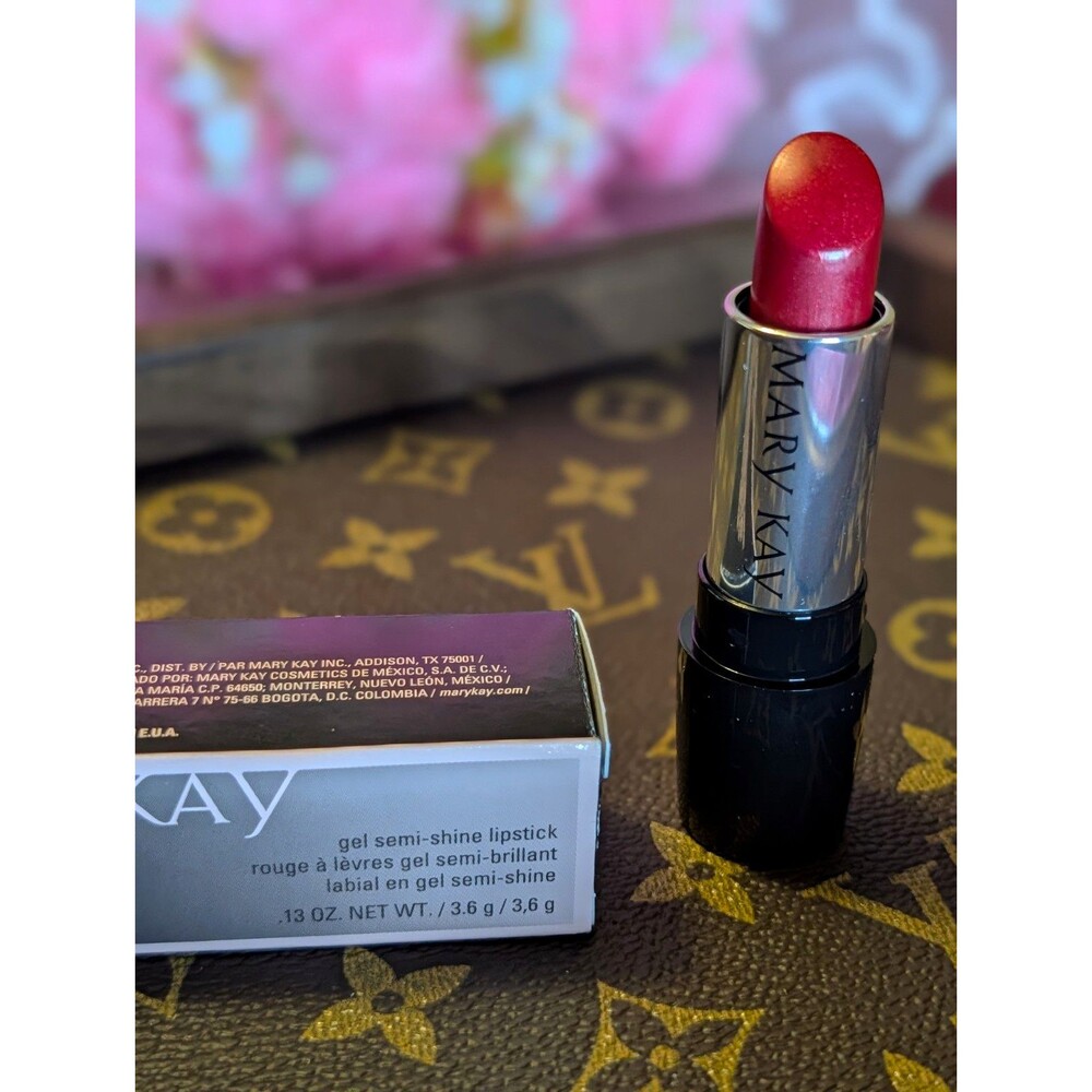 Mary Kay Gel Semi-Shine Lipstick – Scarlet Red – Long Lasting – 0.13 oz (094638)